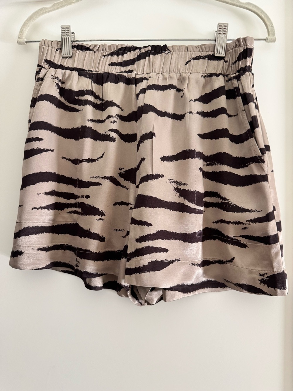 Rails Leighton Beige Watercolor Size S Tiger Stripe Shorts - Picture 1 of 7